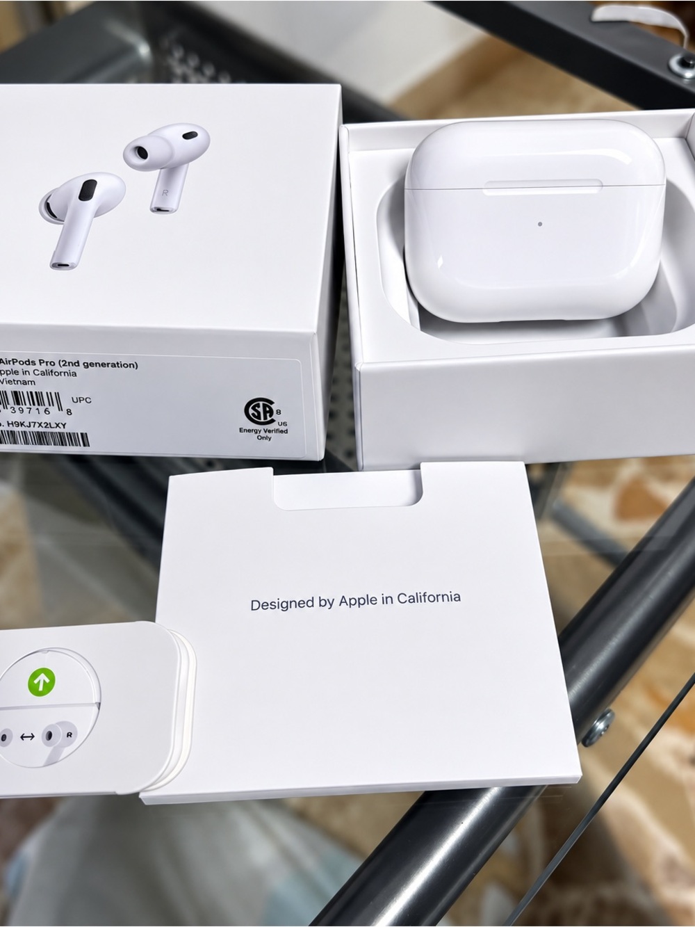 Apple White AirPods Pro (2nd Gen) Wireless Earbuds with Charging Case